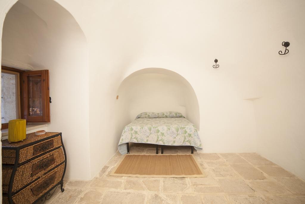 Вілла Trullo Degli Ulivi Остуні Екстер'єр фото